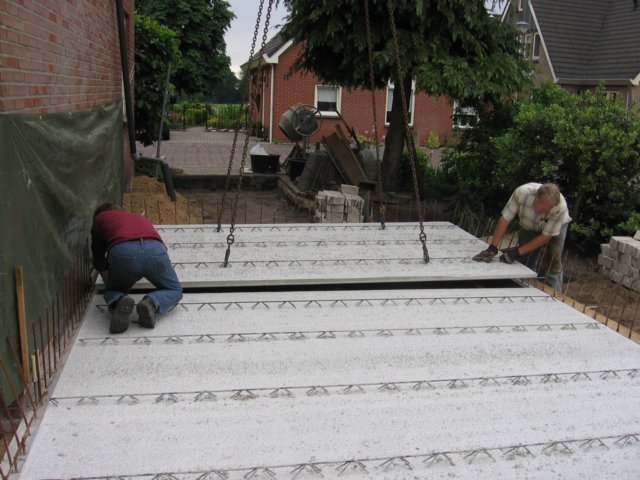 endereganouitnorthornmetdebekistingsplatenenhetpastallemaal.jpg